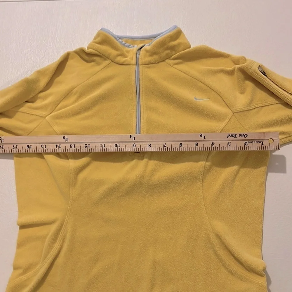𝅺nike fleece zip up, yellow, size small, in good condition